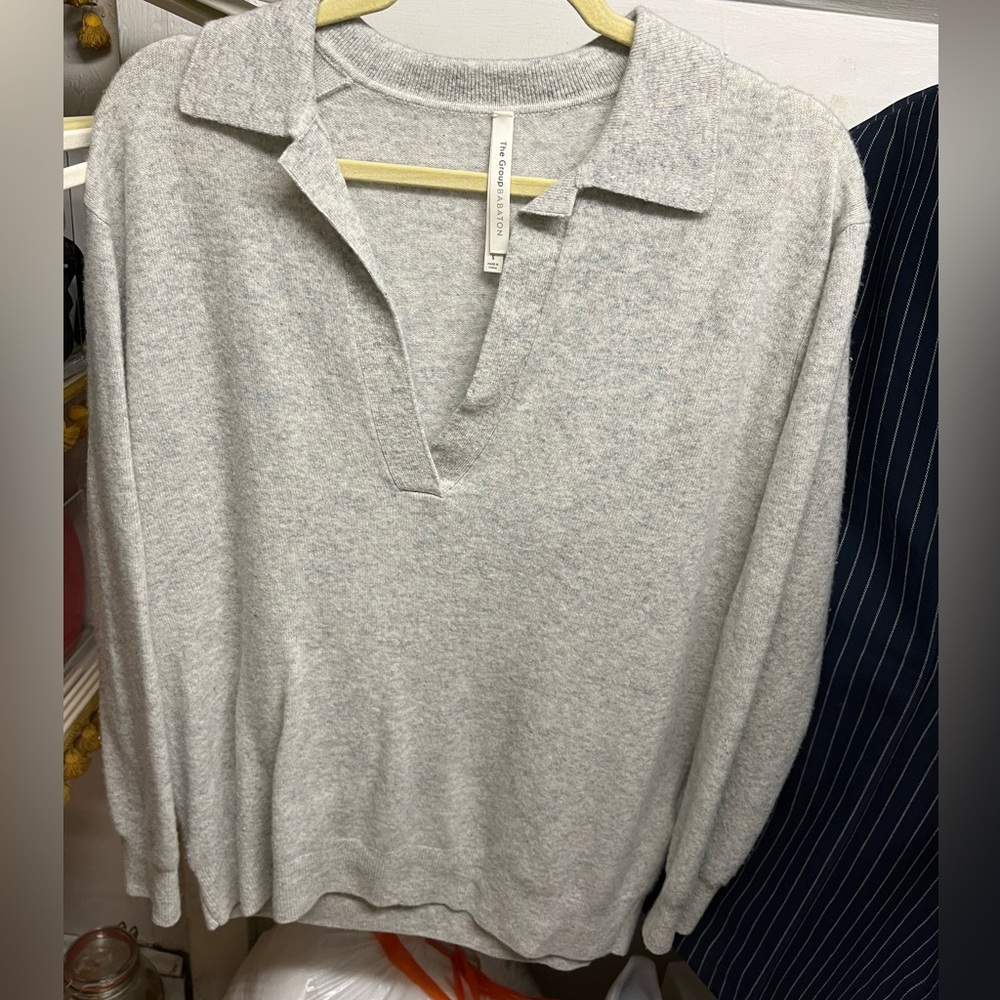 The Group Babaton Aritzia Grey V neck collar sweater